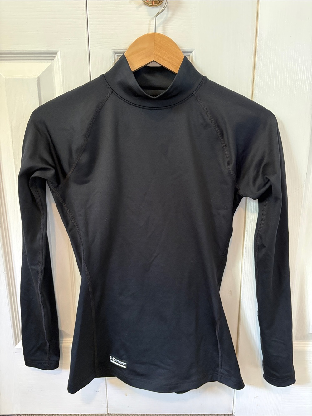 Under Armour Black Long-Sleeve Swim Rashguard Top